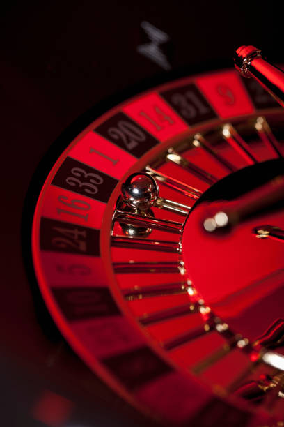Mega Moolah reel symbols and winning payline combinations on yuki138
